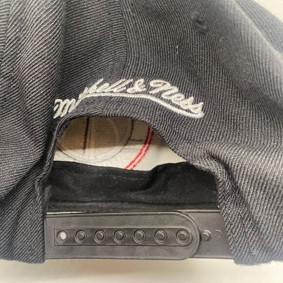 Washington Wizards Mitchell and Ness Snapback hat - Picture 6 of 6